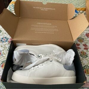 Naturalizer Morrison 2.0 white leather sneakers 9.5